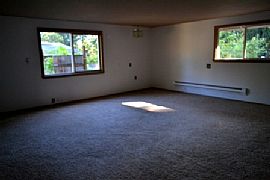 1600sqf Rambler with 4bedrooms and 1.5bath For Only $1195/monh in Spanaway, WA (Photo 12 of 12)