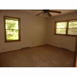 Awsome 3 Bedroom Sfh in Fridley, MN (Photo 3 of 5)