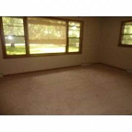 Awsome 3 Bedroom Sfh in Fridley, MN (Photo 4 of 5)