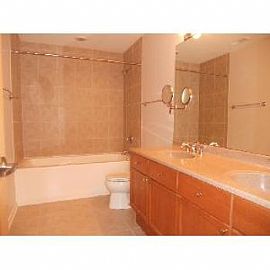 Beautiful 2br 1.5ba Condo W/balcony, Parking, Util in Chicago, IL (Photo 2 of 5)