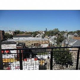 Beautiful 2br 1.5ba Condo W/balcony, Parking, Util in Chicago, IL (Photo 3 of 5)