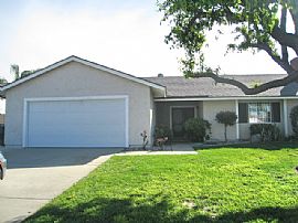 Beautiful 4 BR, 2 Bath Home with 2 Car Garage in Ontario, CA