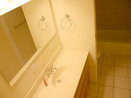 Beautiful 3 BR, 1 BA, Single Family Front House  in Fontana, CA (Photo 5 of 9)