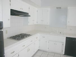 Beautiful 3 BR, 1 BA, Single Family Front House  in Fontana, CA (Photo 6 of 9)