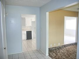 Beautiful 3 BR, 1 BA, Single Family Front House  in Fontana, CA (Photo 7 of 9)