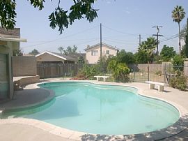 Beautiful 3 BR, 1 BA, Single Family Front House  in Fontana, CA (Photo 8 of 9)