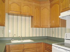 Outstanding 1 BR, 1 BA Condo in Gate Access Community in Diamond Bar, CA (Photo 3 of 11)