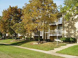 Spacious 1 Bedroom Royal Oak Condo in Royal Oak, MI