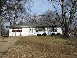 3 Bedroom Home in South County in Saint Louis, MO