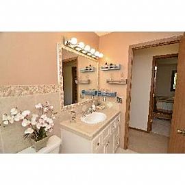 Beuatiful Home Great For Entertaining! in Prior Lake, MN (Photo 5 of 5)