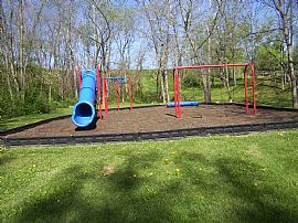 2 Bedroom, 1 .5 Bath Townhouse with Remodeled Swimming Pool in Staunton, VA (Photo 2 of 6)