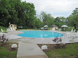 2 Bedroom, 1 .5 Bath Townhouse with Remodeled Swimming Pool in Staunton, VA (Photo 5 of 6)