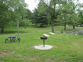 2 Bedroom, 1 .5 Bath Townhouse with Remodeled Swimming Pool in Staunton, VA (Photo 6 of 6)