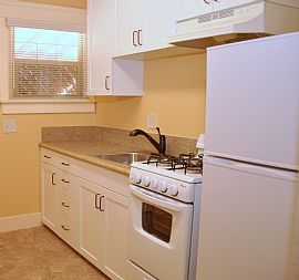 Studio Unit on Peck St. - All Utilities Included - $865.00 in Lake Elsinore, CA (Photo 3 of 3)