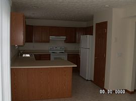 Upscale 3 Bedroom Townhouse with 1850 Sq. Ft. of Living Area in Lima, OH (Photo 4 of 9)