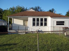 3 BD Home Near Cincinnati and Mohawk in Tulsa, OK