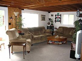 3 Bedroom Home in Lake Community in Dingmans Ferry, PA (Photo 3 of 6)