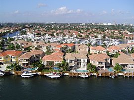 Reduced Annual Price! Gorgeous and Very Large 1 Br, 1.5 Ba in Hollywood, FL