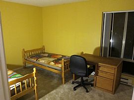 Room For Rent in a Two-Story Townhome Close to Sdsu in San Diego, CA