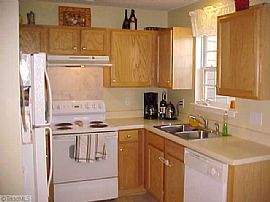 2 BR Townhome in Nice Quiet Neighborhood in Greensboro, NC (Photo 2 of 6)