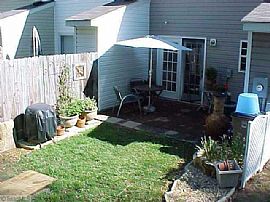 2 BR Townhome in Nice Quiet Neighborhood in Greensboro, NC (Photo 3 of 6)