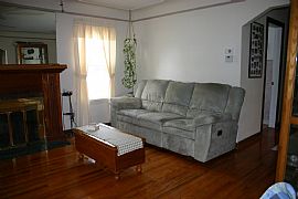 2 Bedroom, 2 Bath, Hardwood Floors, Finished Basement, Garage80 in Warren, MI (Photo 2 of 7)