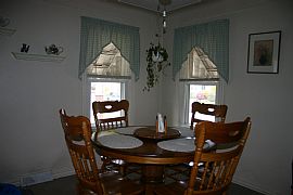 2 Bedroom, 2 Bath, Hardwood Floors, Finished Basement, Garage80 in Warren, MI (Photo 6 of 7)