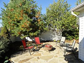 Charming Three Bedroom with Flagstone Patio in Indianapolis, IN (Photo 2 of 5)