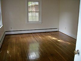 1800sf Brick Ranch on 1 Acre Private Lot. in Yorktown, VA (Photo 3 of 6)