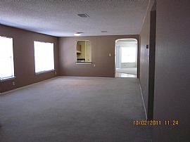 Great 3 BR Home Near Dell and Highways in Round Rock, TX (Photo 2 of 12)