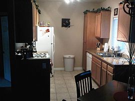 2 BR Condo with Dual Master Bedroom and In-Unit Laundry in San Diego, CA (Photo 3 of 5)