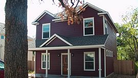 Modern Style 3 BR Home with a Party Balcony in Austin, TX (Photo 2 of 12)