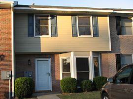 Unavailable - Townhouse 3 Bed 2.5 Bath $850.00 in Birmingham, AL (Photo 3 of 6)
