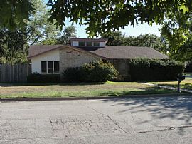 Clean Contemporary 3-2-2 Home in Quiet Neighborhood  in North Richland Hills, TX