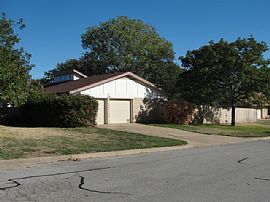 Clean Contemporary 3-2-2 Home in Quiet Neighborhood  in North Richland Hills, TX (Photo 2 of 6)