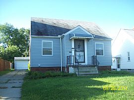 Beautifully Remodeled Single in Euclid, OH (Photo 2 of 4)