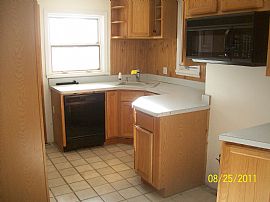 Beautifully Remodeled Single in Euclid, OH (Photo 3 of 4)