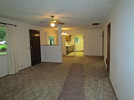 Daylight Basement Duplex Including Paid Utilities in Battle Ground, WA (Photo 4 of 12)