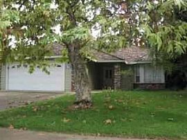 Beautiful 3 BR Home in Chico Creek Estates in Chico, CA