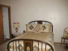 Wonderful 3-Bedroom House in Central Sioux Falls! in Sioux Falls, SD (Photo 4 of 5)