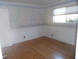 Nice 3 BR Home in Quiet Location in Pinole, CA (Photo 4 of 11)