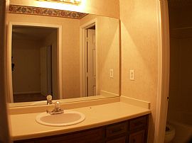 2 BR, 2.5 BA Townhouse Style Home in Duplex in Lawrenceville, GA (Photo 3 of 9)