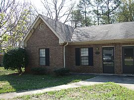 2 Bedroom, 2 Bath Duplex Ranch Home with Great Kitchen  in Suwanee, GA