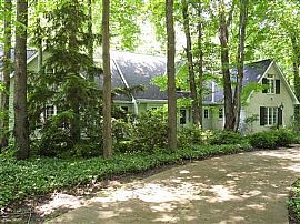 Stunning Updated Home on Huge Wooded Lot in Gates Mills, OH