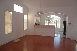 3br/2ba Great Location /view/parks/shopping Centers  in North Las Vegas, NV (Photo 6 of 6)