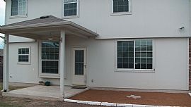 Exceptional 3 BR Home Across From Community Pool and Park in Pflugerville, TX (Photo 2 of 11)