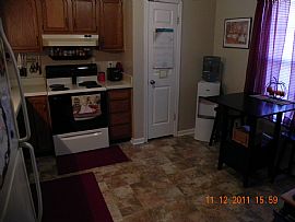 3 Br 2.5 Bath Central Virginia Beach Townhome in Virginia Beach, VA (Photo 5 of 7)