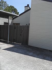 2 Bedroom 2 Bath Townhome - Inwood Area in Houston, TX (Photo 8 of 10)