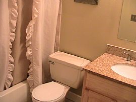 Upscale! 3 BR, 2.5 BA Townhouse Near Airport in Orlando, FL (Photo 10 of 12)
