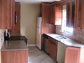 Upscale! 3 BR, 2.5 BA Townhouse Near Airport in Orlando, FL (Photo 2 of 12)